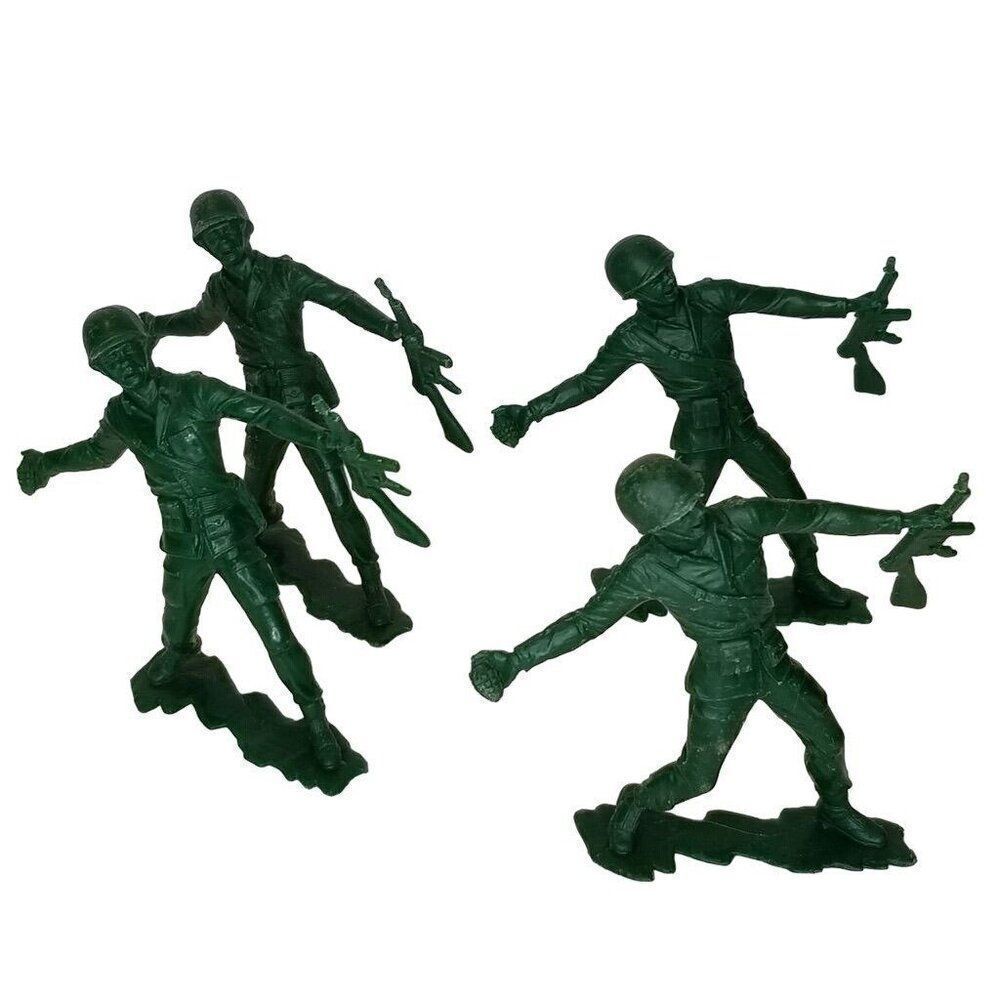 1964 Louis Marx Toy Green Army Soldiers Large 5"-6" with Guns Lot Of 4